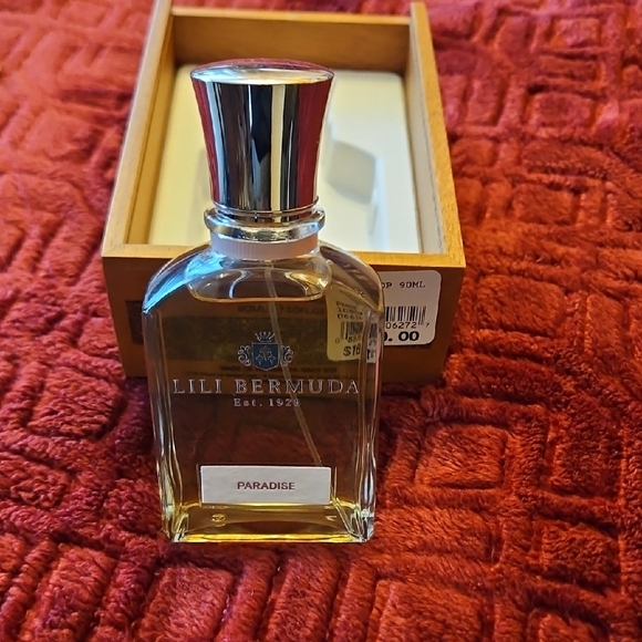 Lili Bermuda Paradise Eau de Parfum, 90 mL (3.4 oz) - Picture 5 of 6